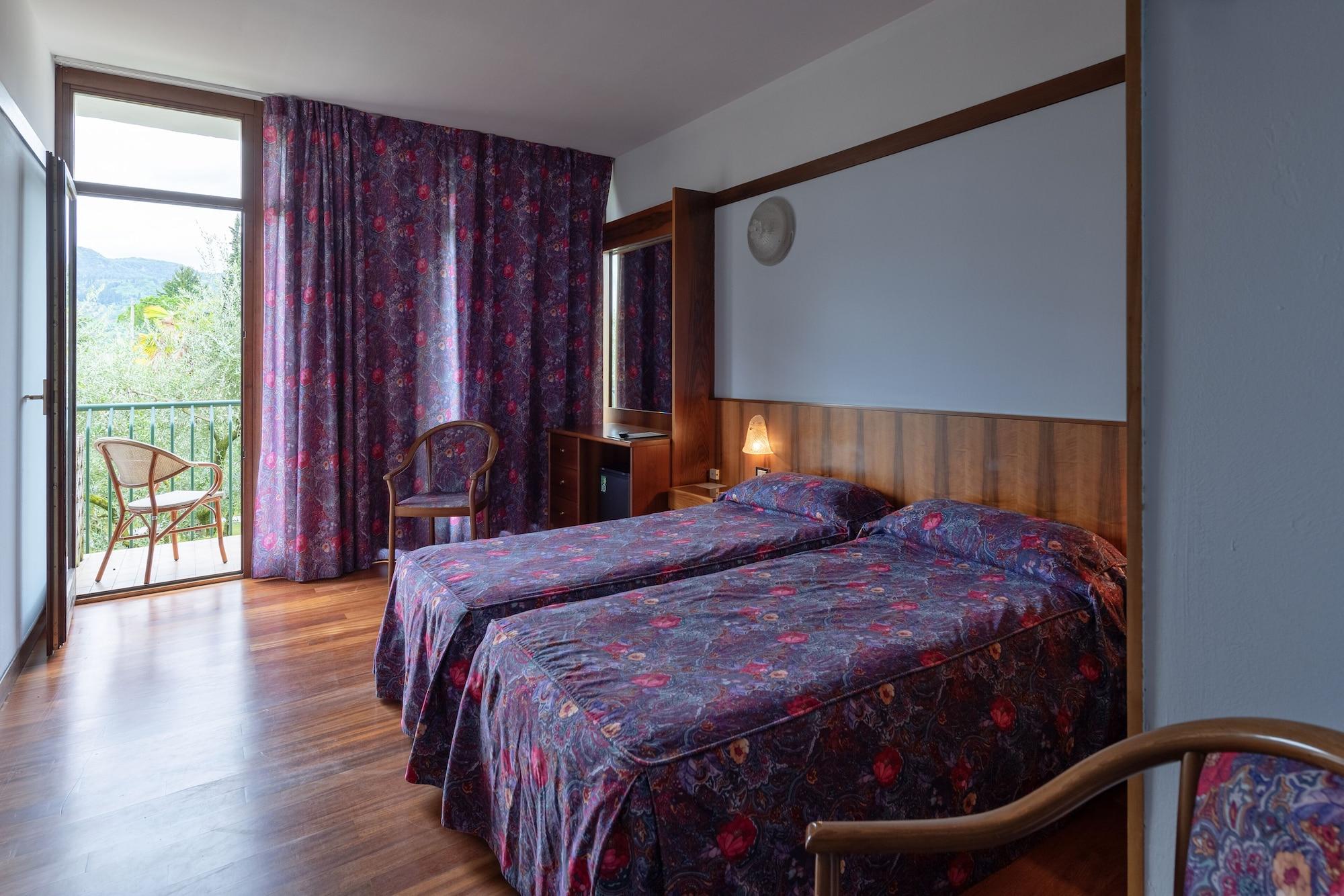 Park Hotel Oasi Garda  Esterno foto