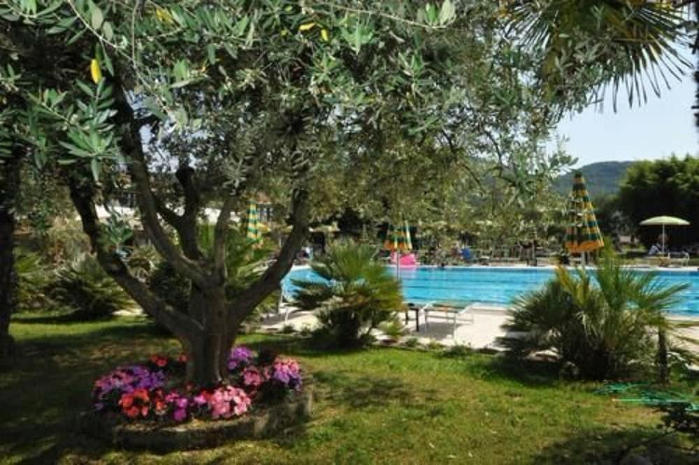 Park Hotel Oasi Garda  Esterno foto