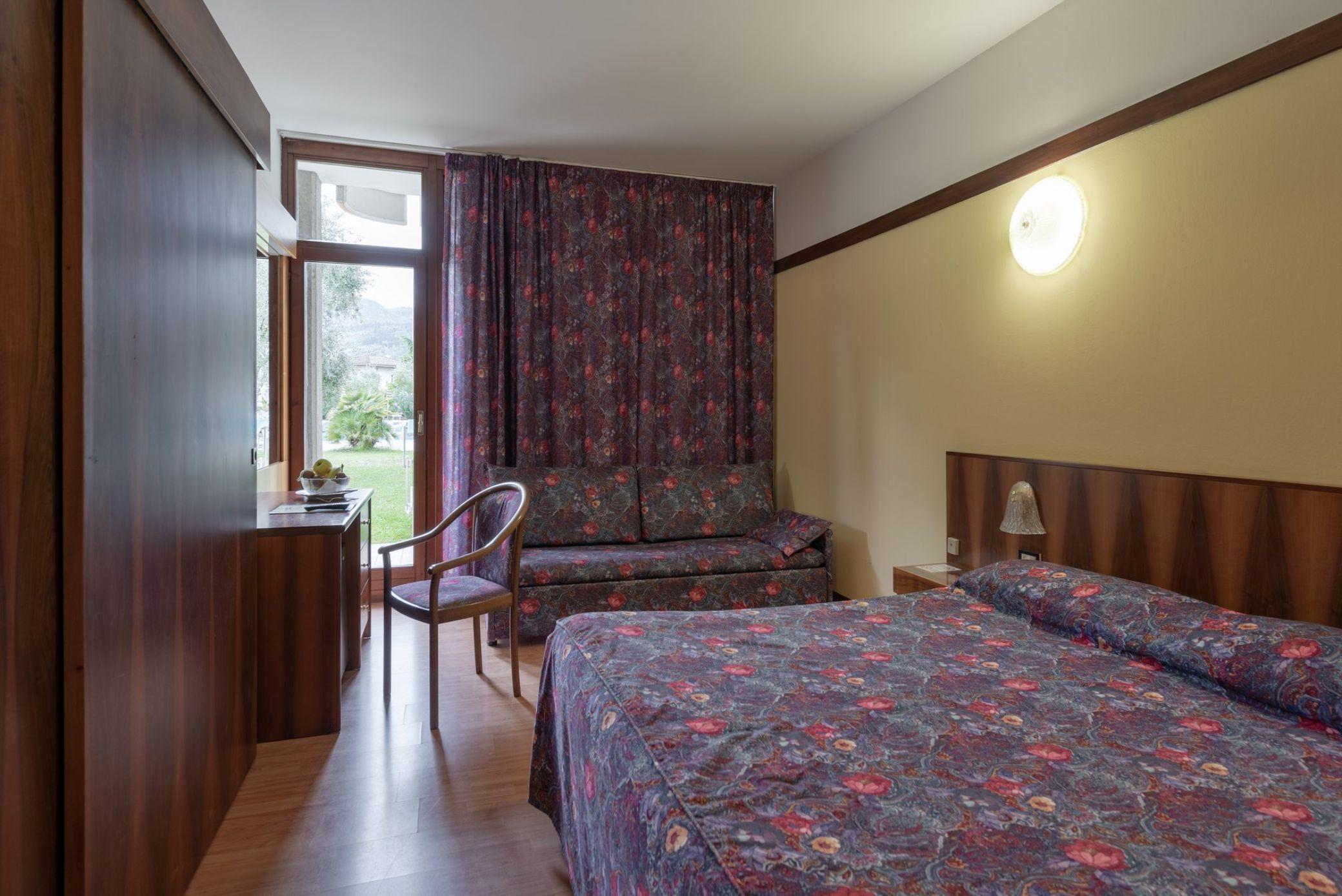 Park Hotel Oasi Garda  Esterno foto