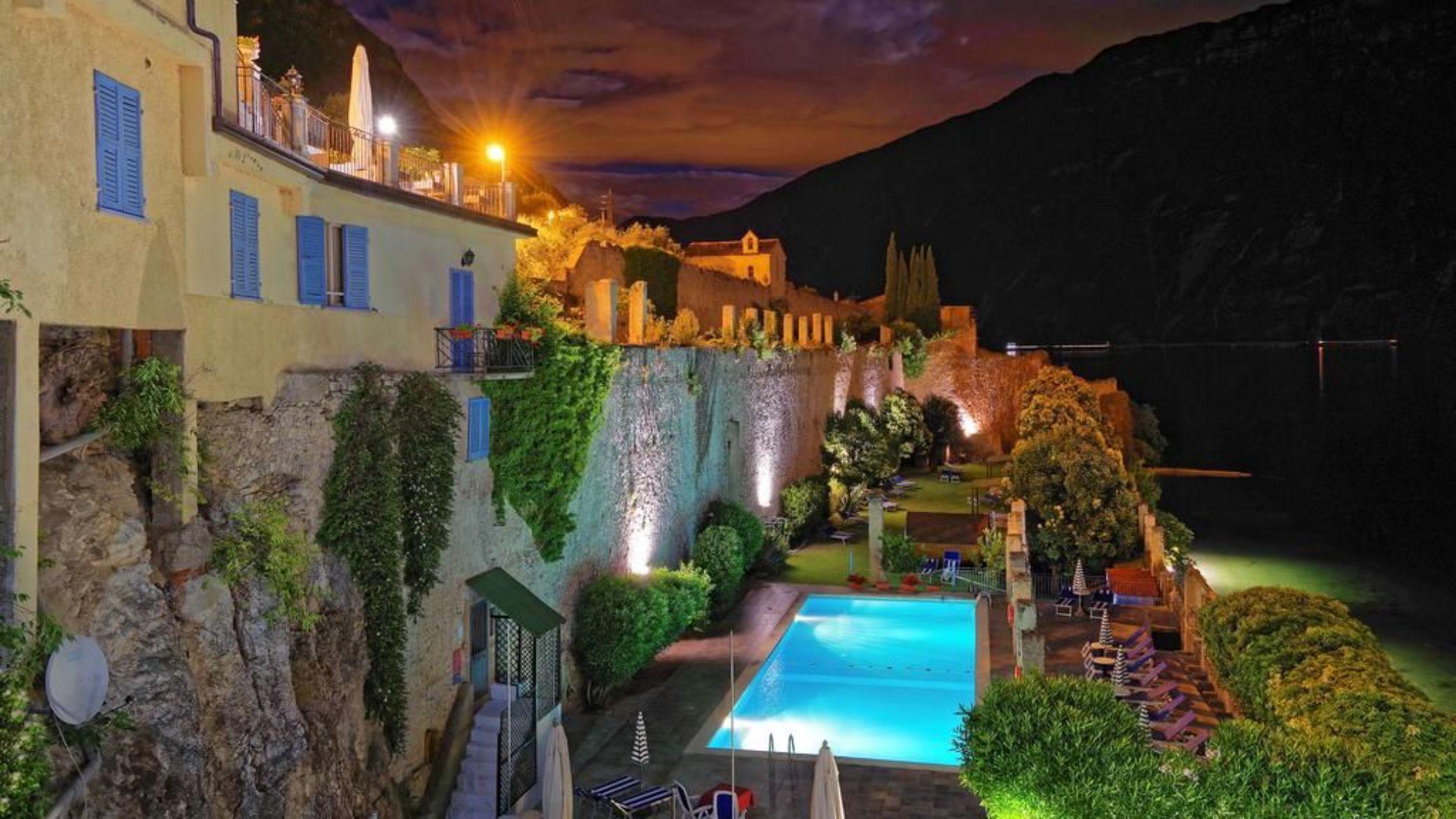 Park Hotel Oasi Garda  Esterno foto