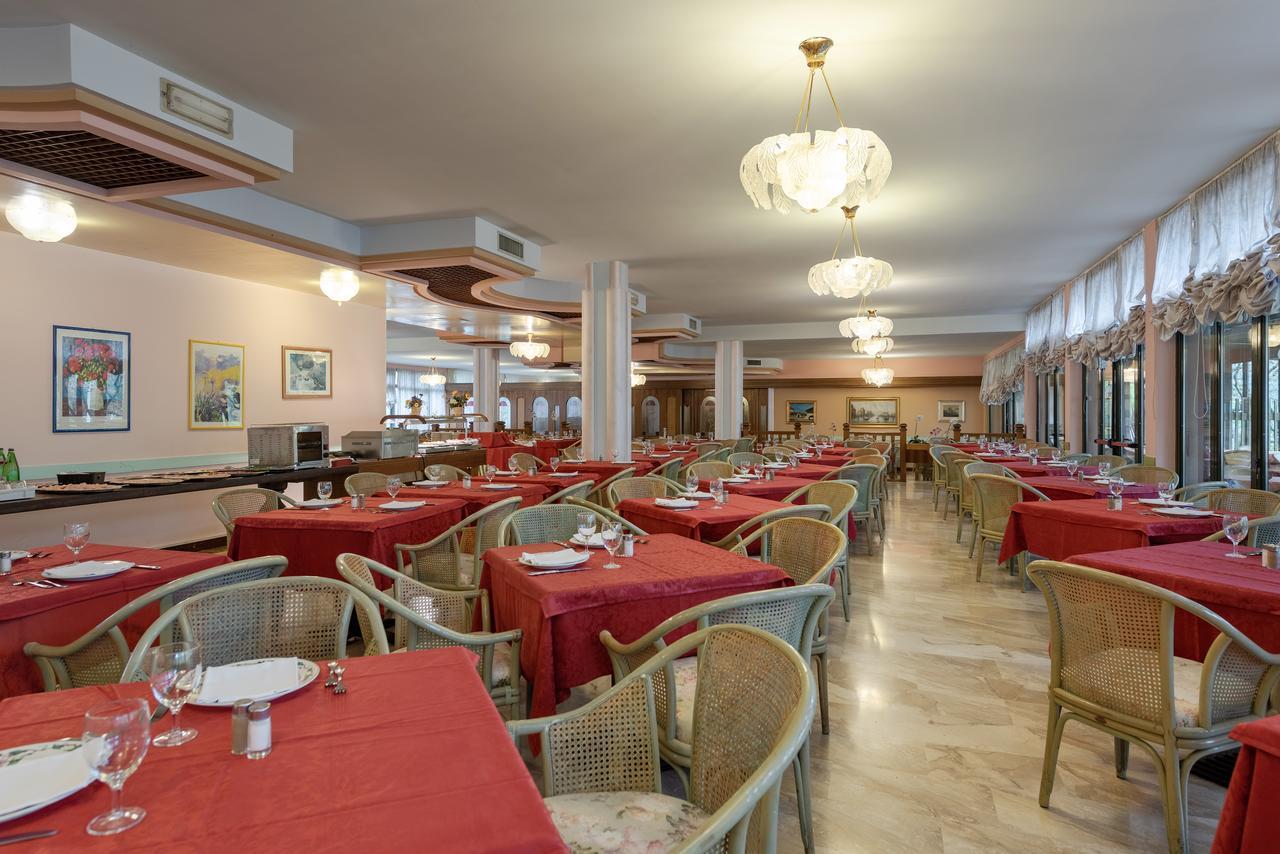 Park Hotel Oasi Garda  Esterno foto