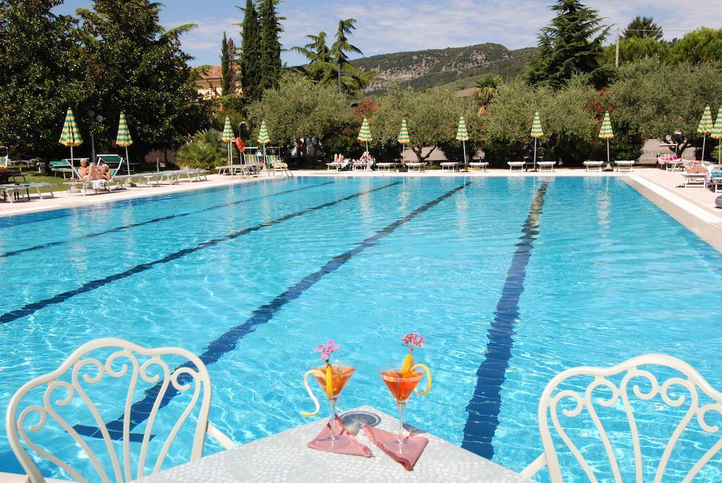 Park Hotel Oasi Garda  Esterno foto