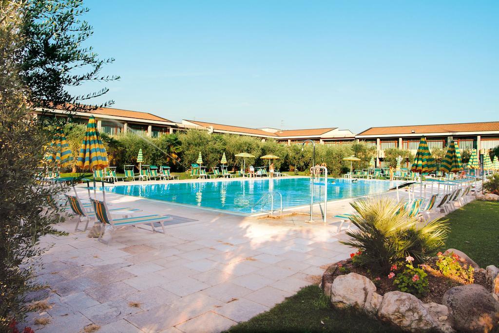 Park Hotel Oasi Garda  Esterno foto