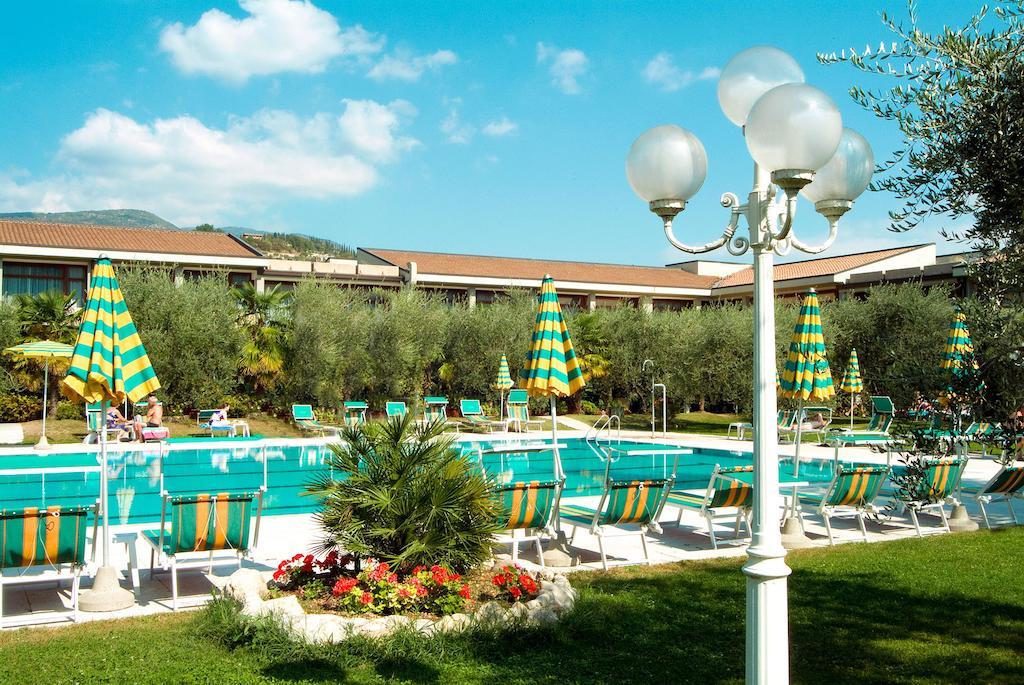 Park Hotel Oasi Garda  Esterno foto