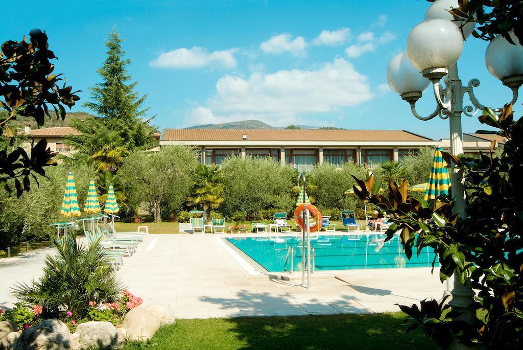 Park Hotel Oasi Garda  Esterno foto